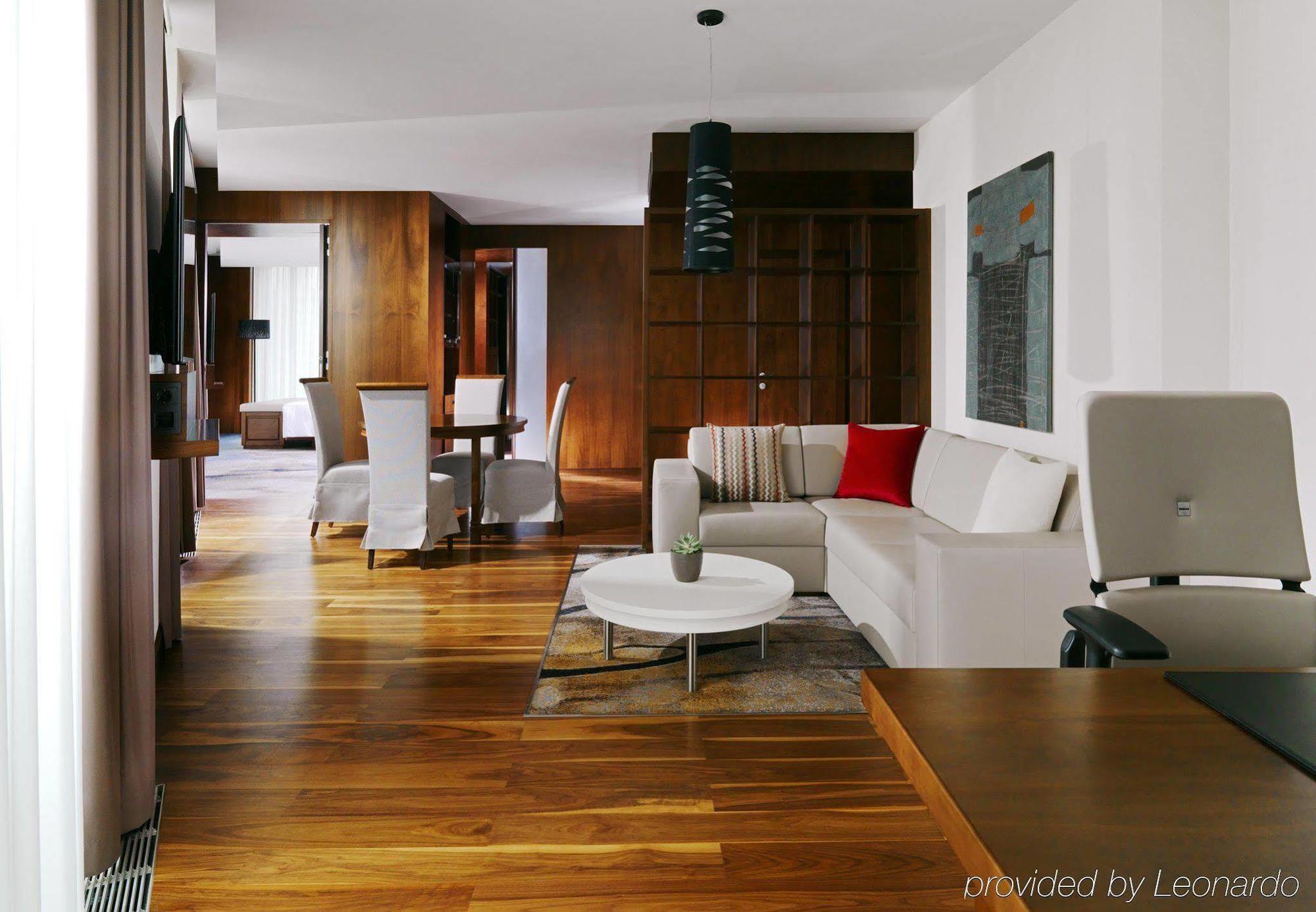 Minsk Marriott Hotel Kültér fotó
